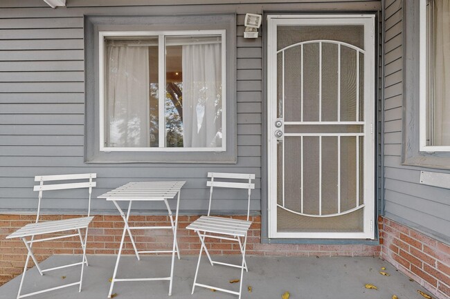 Building Photo - 1640 Stanford Dr NE