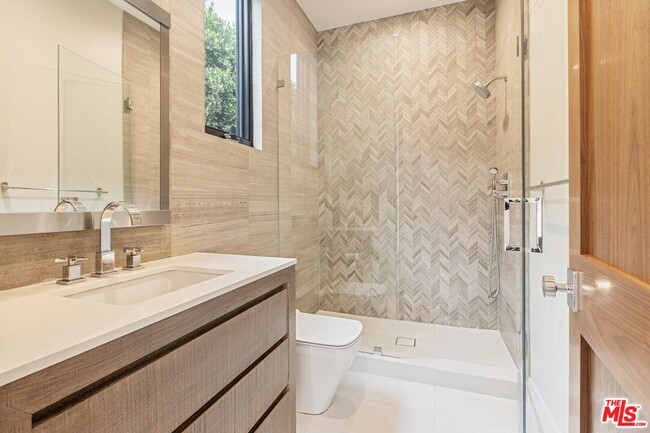 Building Photo - 6361 Drexel Ave