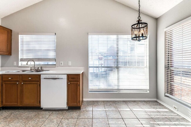 Building Photo - Cozy 3BR Located in Arlington!