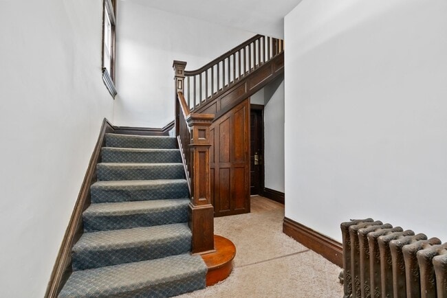 Building Photo - 1528 Ridge Ave