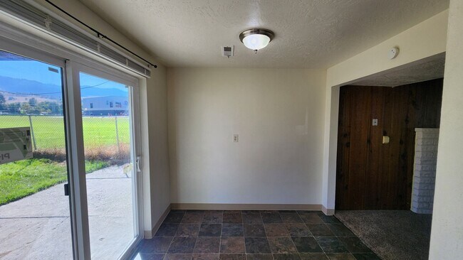 Building Photo - RES4116