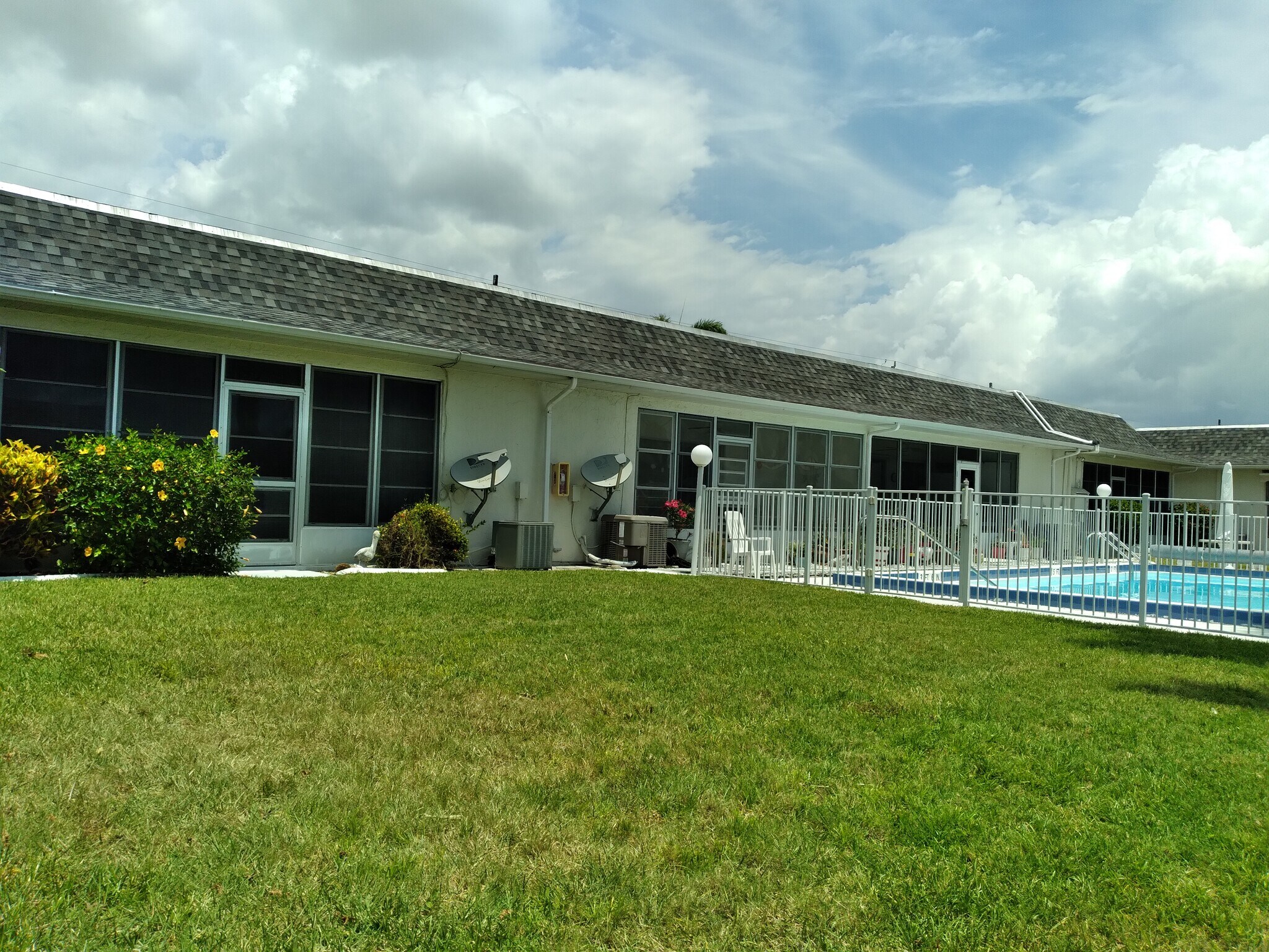 Swimming Pool - 1220 SE 40th St