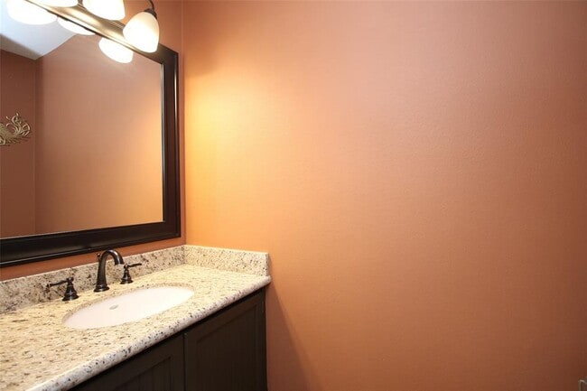 Building Photo - 6 Leaf Trace Ct