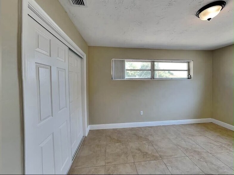 Building Photo - 7004 Lambright Ct