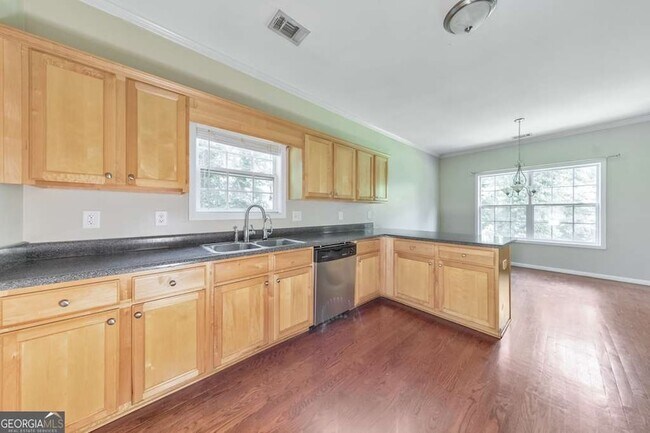 Building Photo - 1086 South Gordon Rd SW