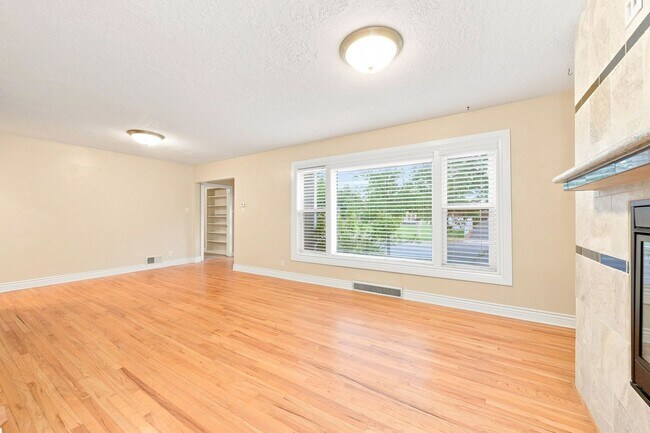 Building Photo - 1463 E 2700 S