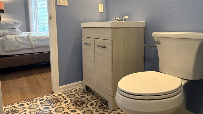 Building Photo - 5401 N Pecos St