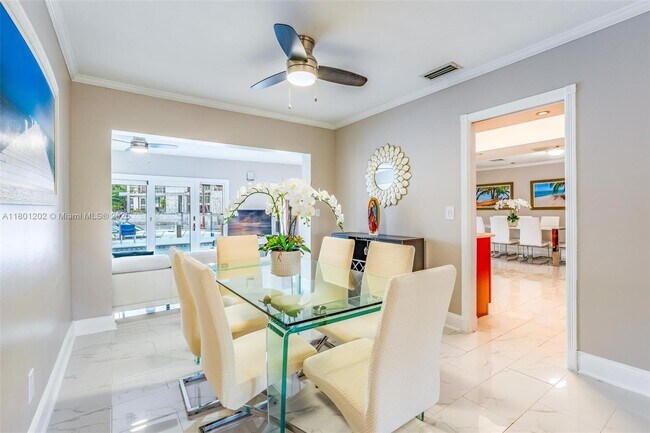 Building Photo - 325 Isle of Capri Dr