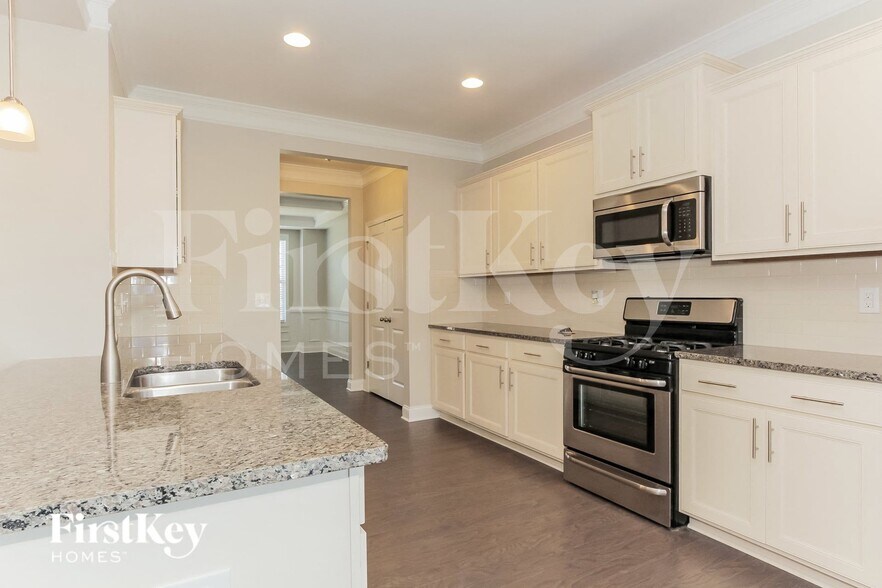 Building Photo - 9805 Rayneridge Drive