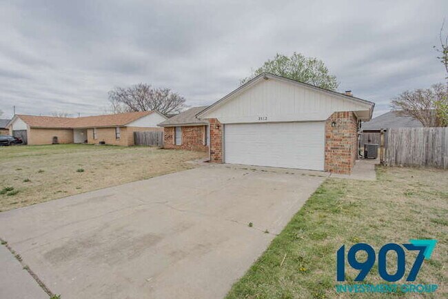 Building Photo - Charming Brick Home with Modern Updates and Large Backyard in Moore!