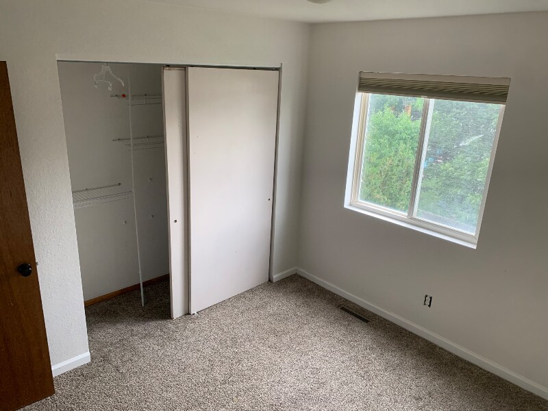 Building Photo - 563 Sundisk Dr