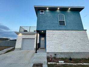 Building Photo - 127 Juanita Ct