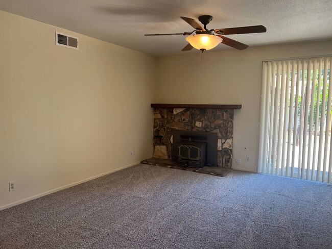 Building Photo - ROSEMONT 3 BR 2 BA House