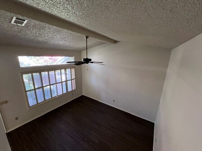 Building Photo - Nice pocket home with two fireplaces. Gardening service is included.