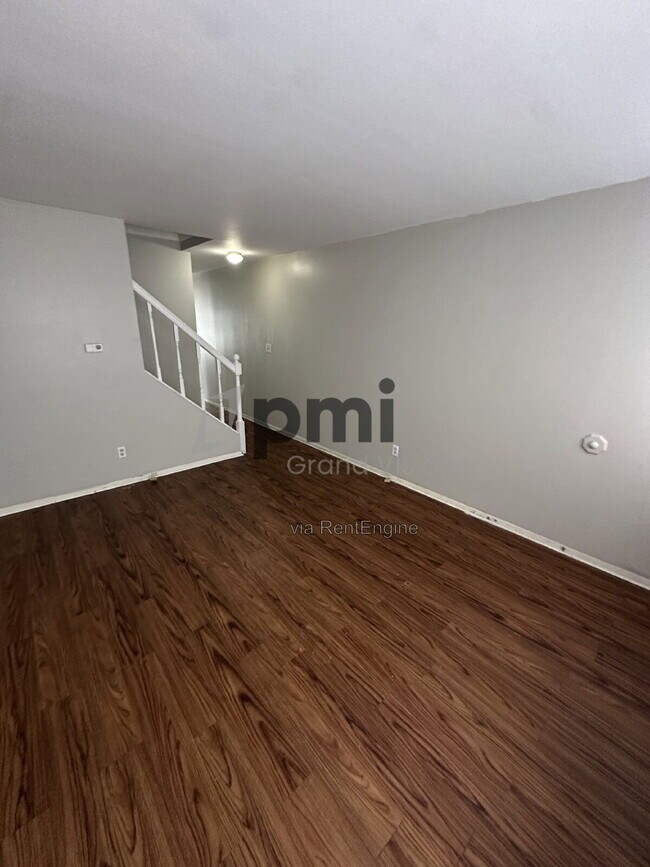 Building Photo - 1624 University Dr