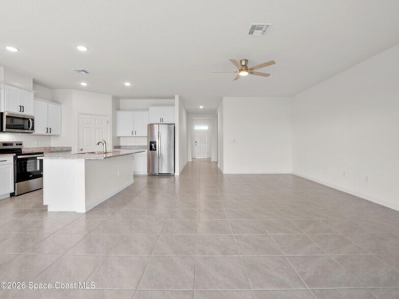 Building Photo - 5388 Waterfall Pl