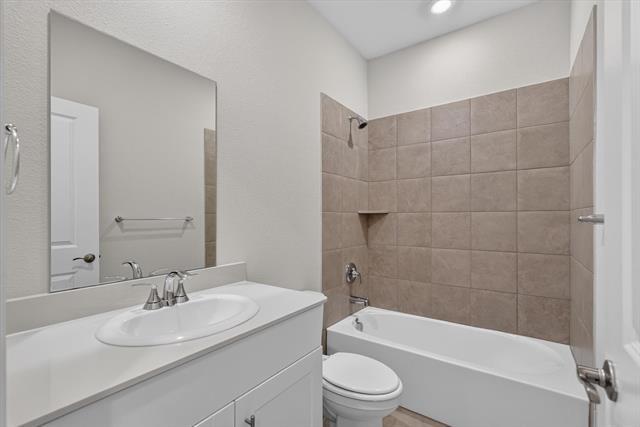 Building Photo - 3048 Belton Dr