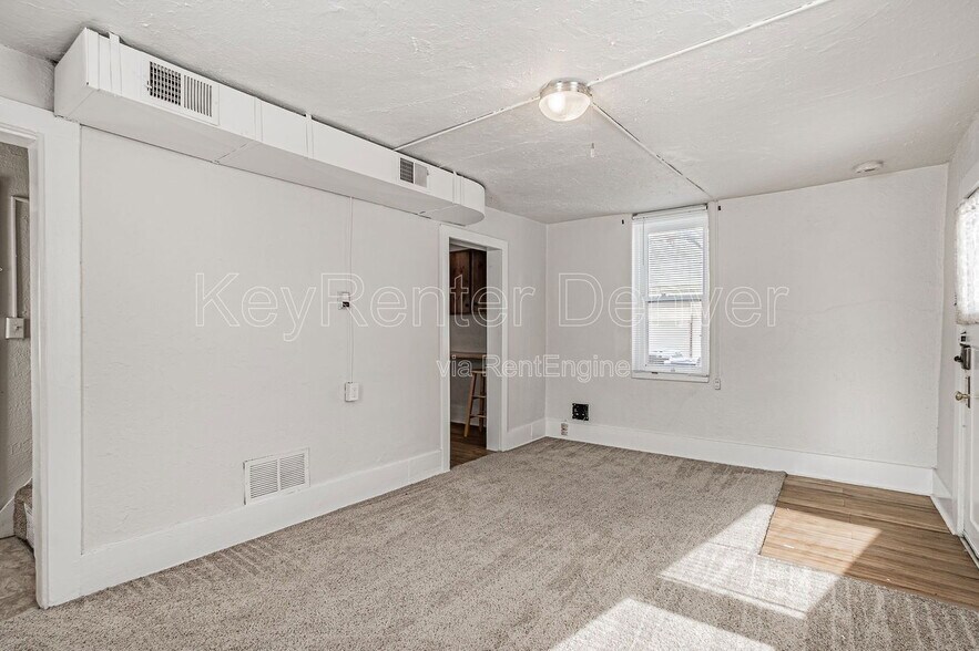 Building Photo - 2033 S Clayton St