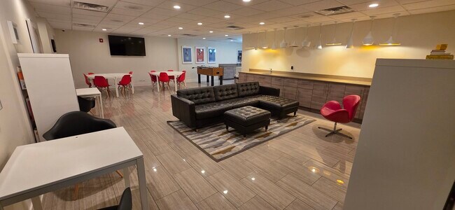 Building Photo - 1221 N Dearborn Pkwy