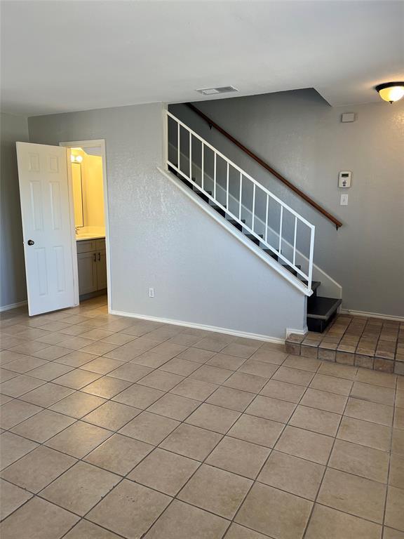 Building Photo - 6497 Hart Ln