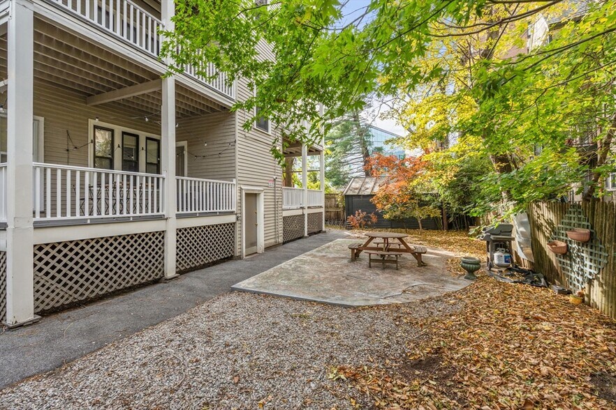 Building Photo - 4 Trowbridge Pl