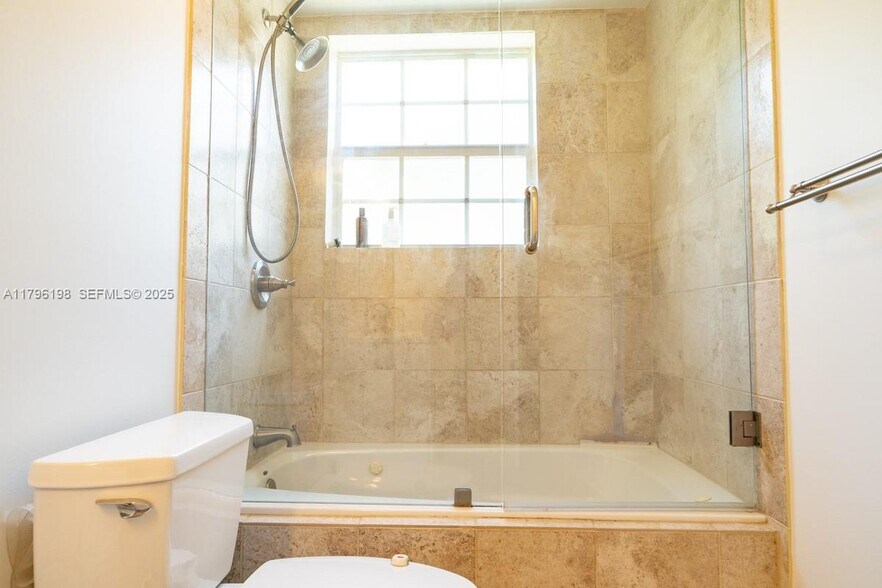 Building Photo - 1999 Madeira Dr