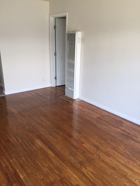 Building Photo - 2512 N Buena Vista St