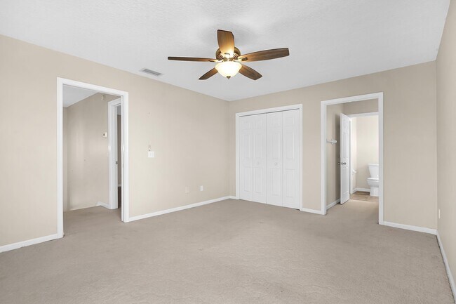 Building Photo - 506 Lakeway Dr