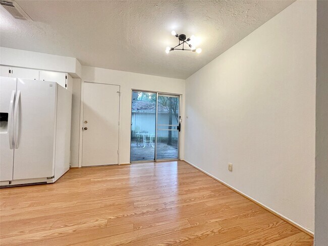 Building Photo - 6 Lea Oak Ct