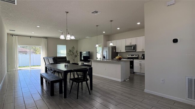 Building Photo - 2129 Hibiscus Pl