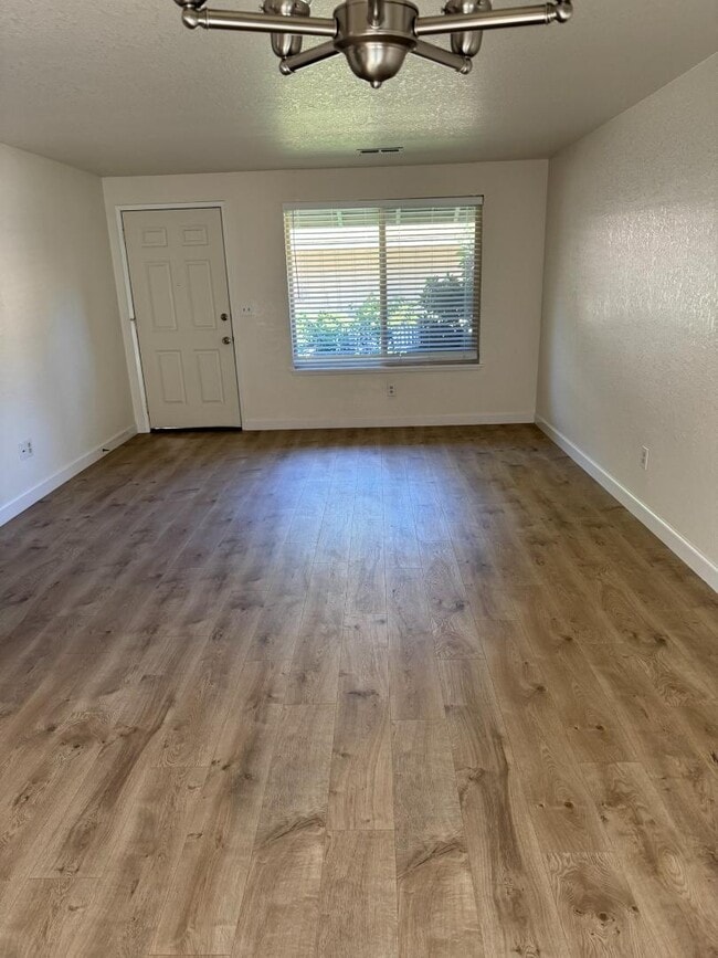 Building Photo - 300 Shafer Ln