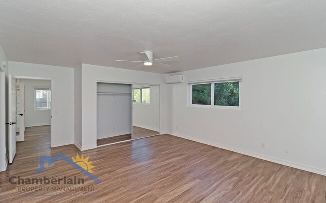 Building Photo - 2 Bedroom/1 Bathroom Coastal Leucadia Duplex!