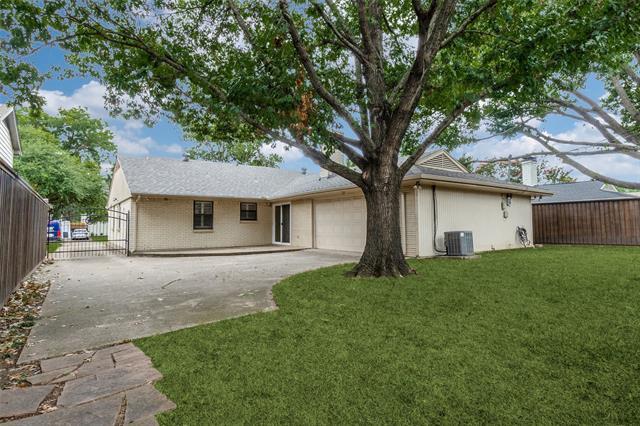 Building Photo - 10415 Mapleridge Dr