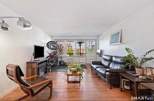 Building Photo - 30 Glenbrook Rd