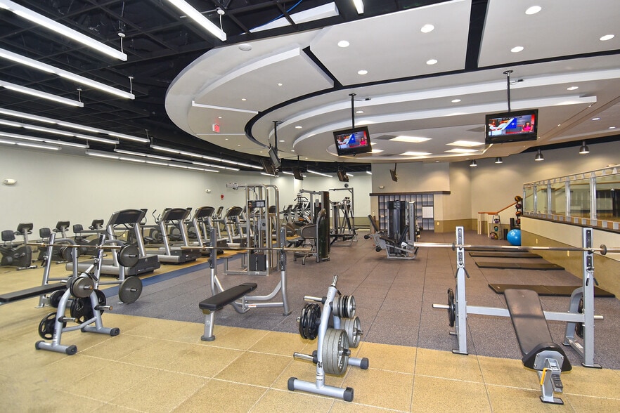 health club - 1111 Arlington