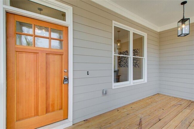 Building Photo - 1240 Oakland Terrace SW