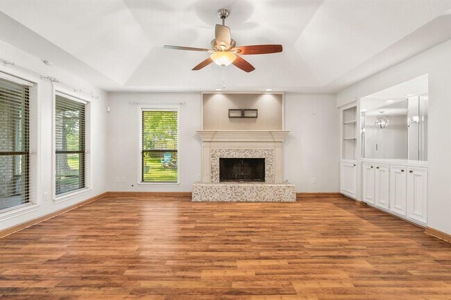 Building Photo - 3127 Lake Island Dr