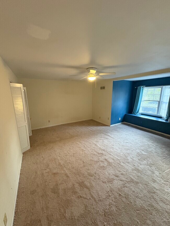 Building Photo - 913 Hillman St