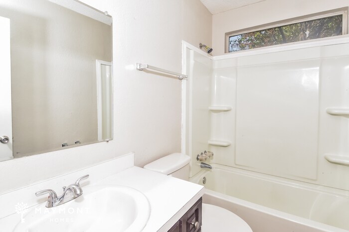 Building Photo - 106 Ascot Ct