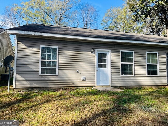 Building Photo - 105 Granite St