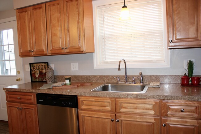 Kitchen - 252 Montcalm St