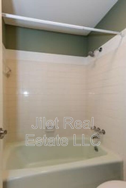 Building Photo - 1647 Executive Park Ln NE