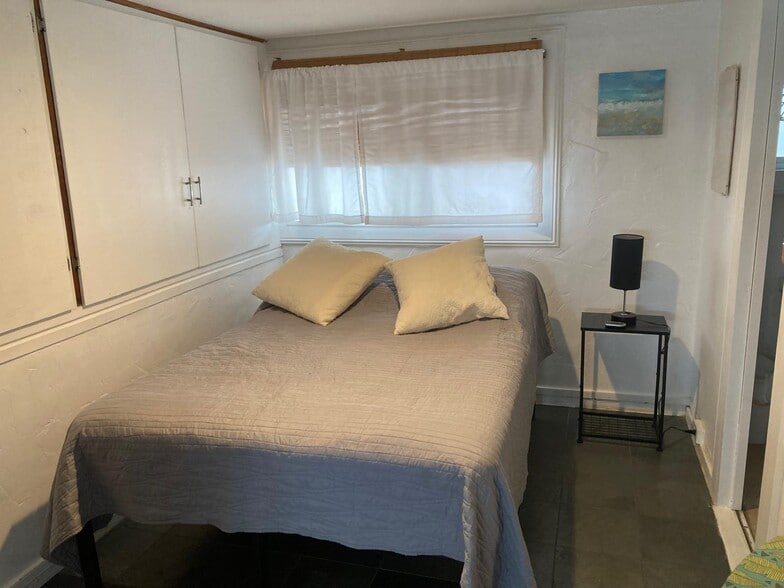 Building Photo - 3535 Maluhia St