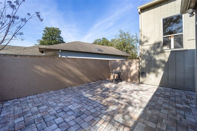 Building Photo - 1906 SE Clatter Bridge Rd