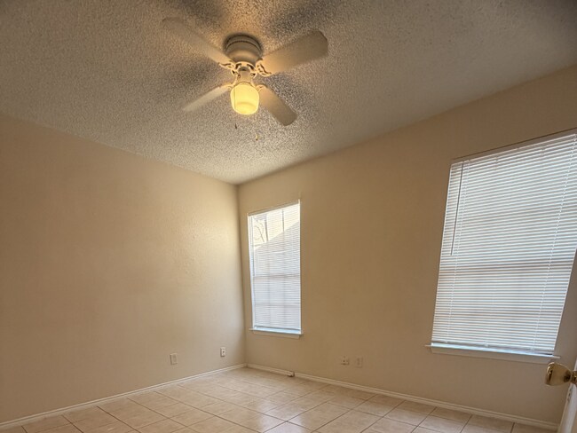 Building Photo - Bright & Inviting 2-Bedroom Duplex in a Highly Desirable Central Location