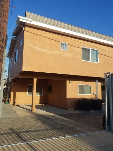 Partial covered parking included - 1429 S Sycamore Ave