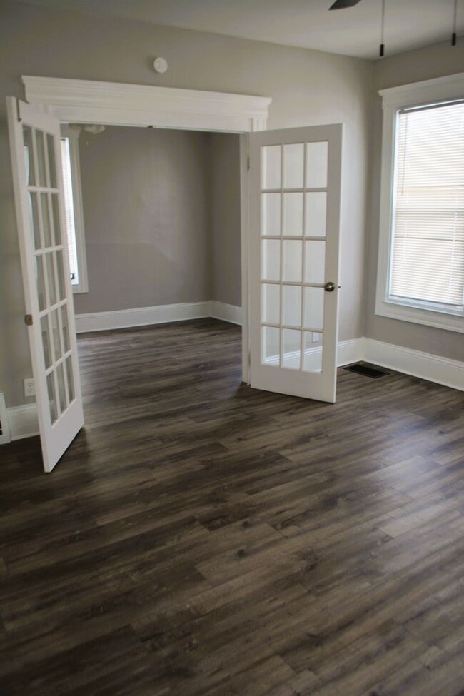 Building Photo - 6613 Wakefield Ave