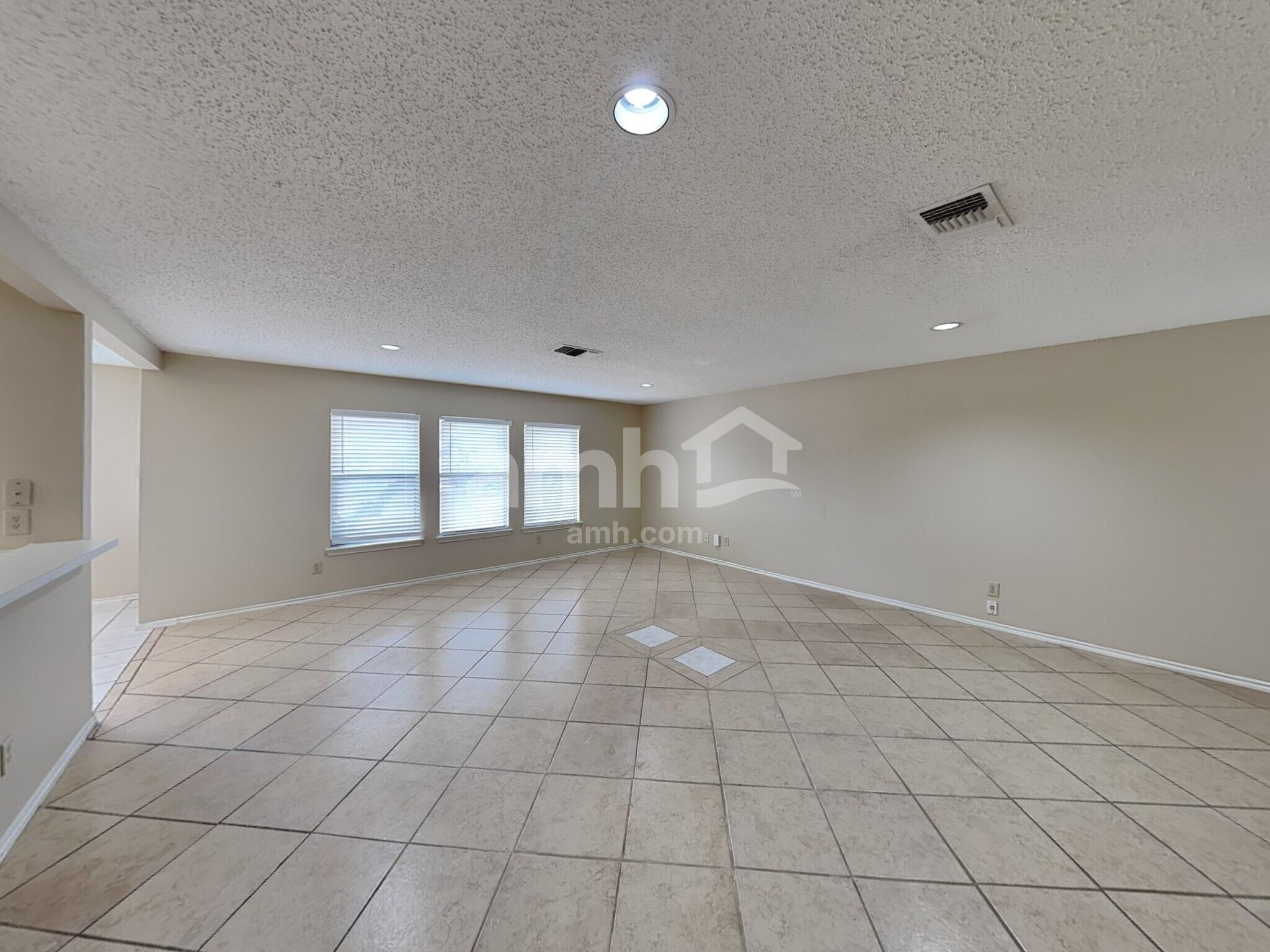 Building Photo - 16635 Blanco Ky