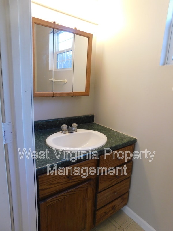 Building Photo - 3751 Summerlee Rd