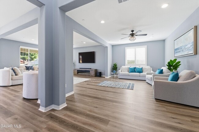 Building Photo - 41638 Cielo Vista Dr